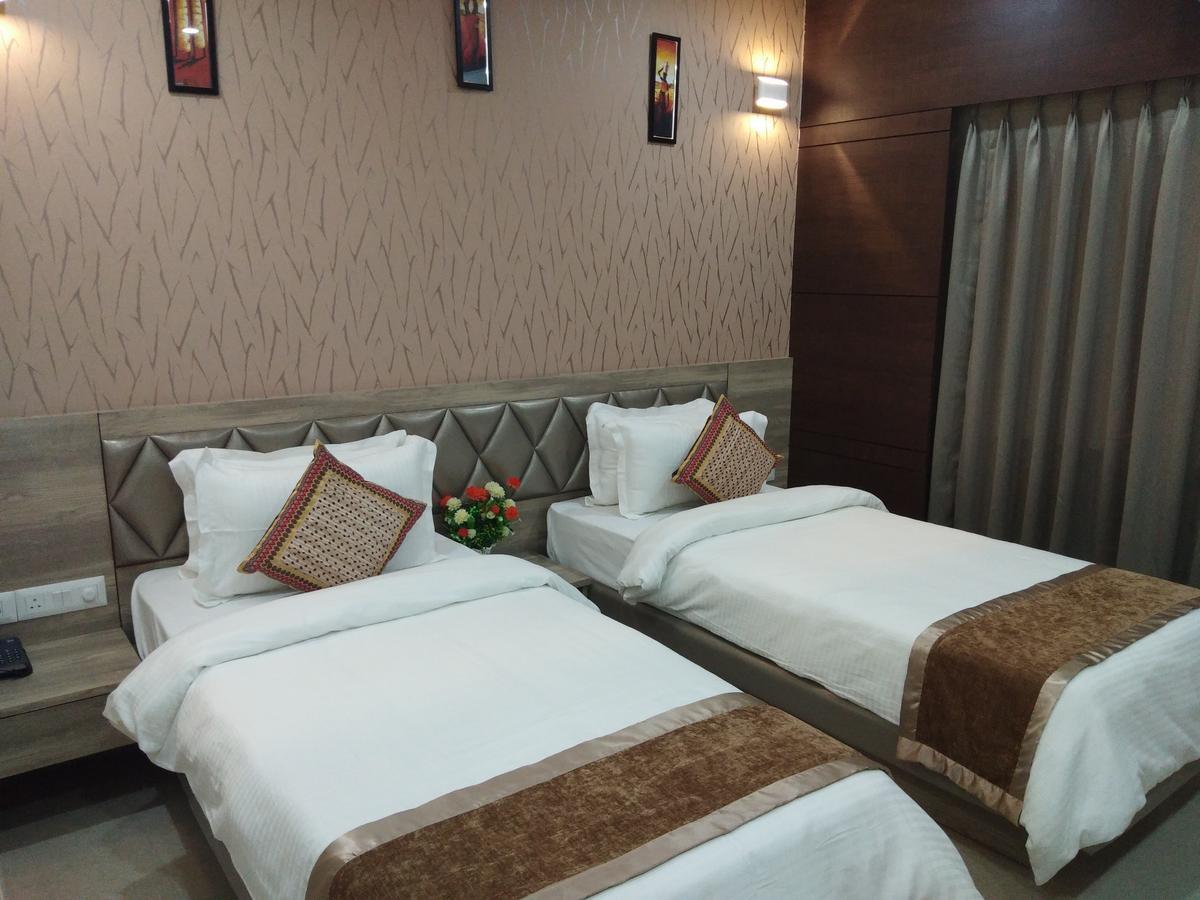 Hotel Welkin Residency Tezpur Ngoại thất bức ảnh
